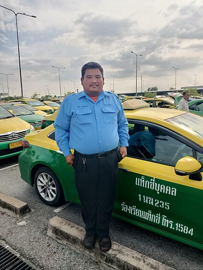 รถแท็กซี่รับส่งสนามบิน