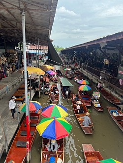 ตลาดน้ำดำเนินสะดวก จ.ราชบุรี